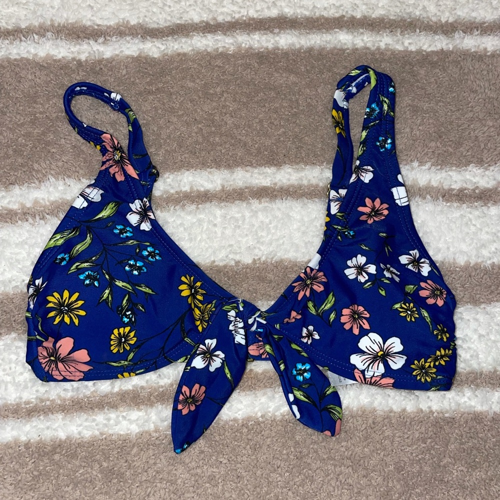 NWOT swim suit top